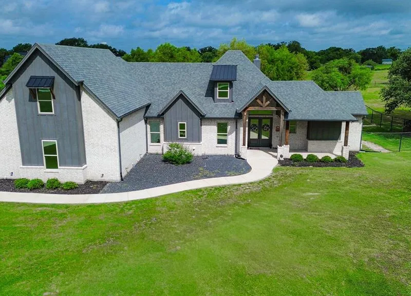 401 Spring Valley Road, Weatherford TX 76087