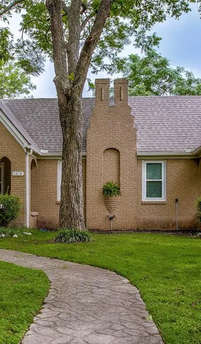 1218 Brunner Avenue, Dallas TX 75224 - Photo 2