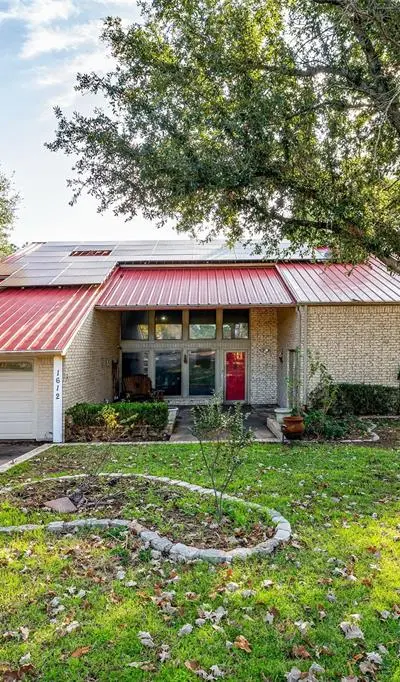 1612 Lakecrest Circle, Granbury TX 76048