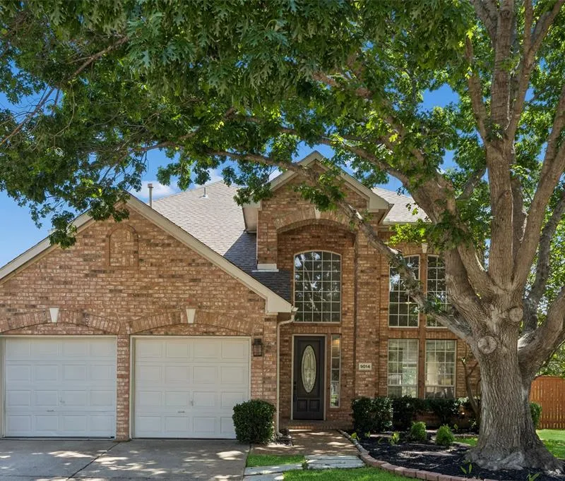 9014 Crown Point Circle, Irving TX 75063