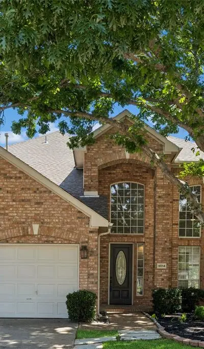 9014 Crown Point Circle, Irving TX 75063