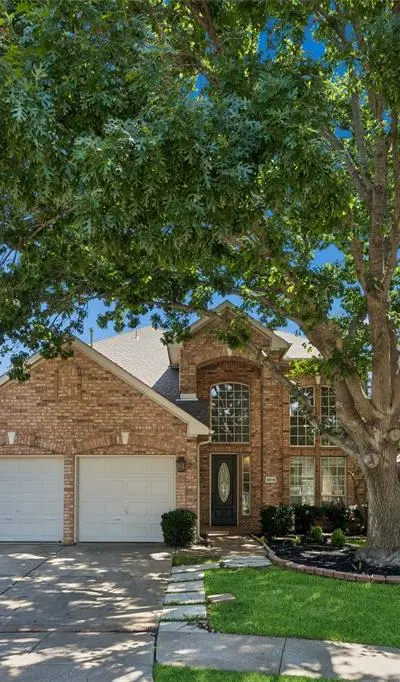 9014 Crown Point Circle, Irving TX 75063 - Photo 2