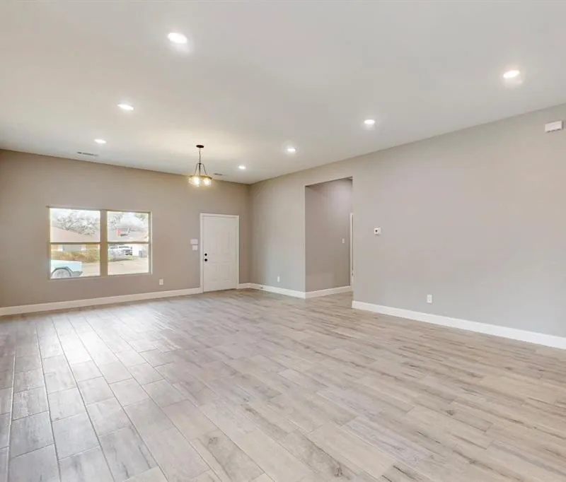 706 Poinsettia Drive, Lancaster TX 75146