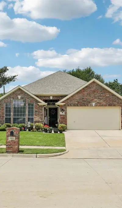 3901 Glenwyck Drive, North Richland Hills TX 76180 - Photo 2