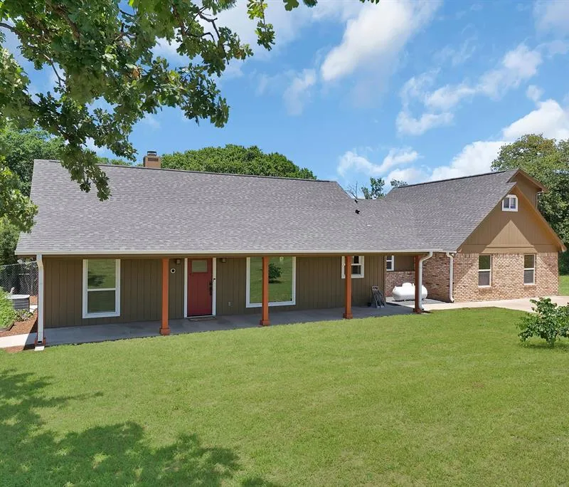 3328 English Creek Court, Azle TX 76020