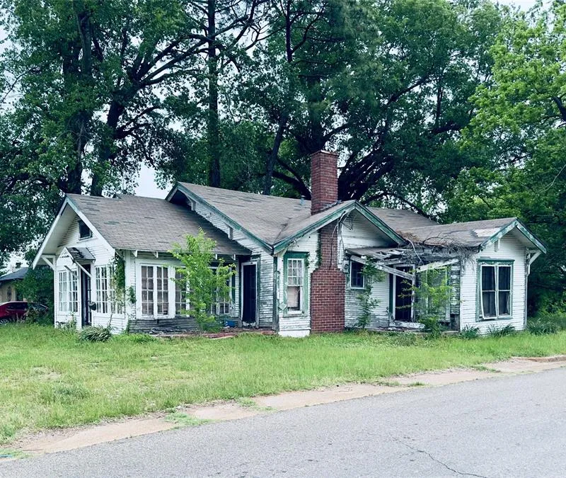 208 Texas Street, Sulphur Springs TX 75482