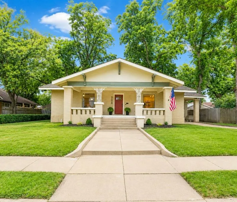 225 Featherston Street, Cleburne TX 76033