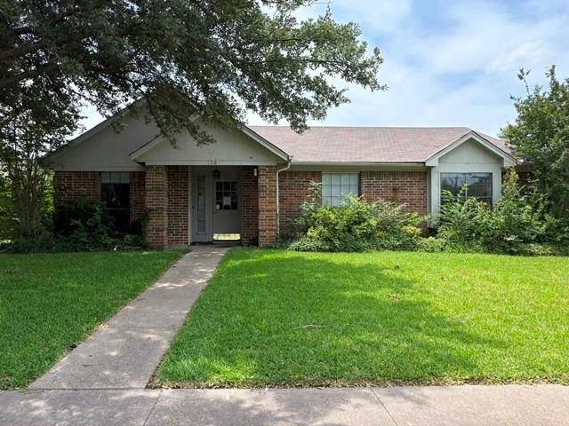 110 E Schreiber Street, Garland TX 75040