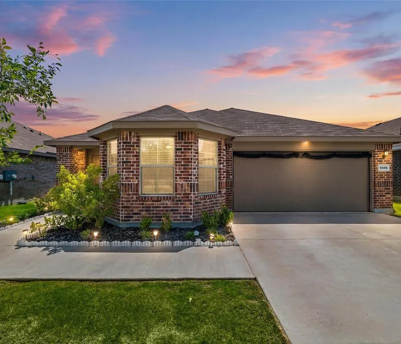 9456 Firedog Drive, Fort Worth TX 76131
