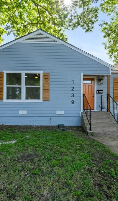 1239 Tarpley Avenue, Dallas TX 75211