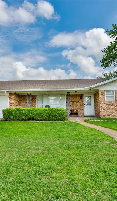 1808 College Street, Gainesville TX 76240 - Photo 2