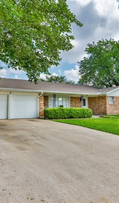 1808 College Street, Gainesville TX 76240 - Photo 3