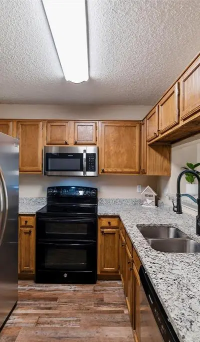 143 Winchester Drive, Euless TX 76039 - Photo 4