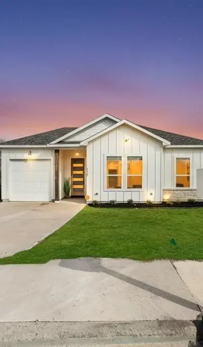 407 Peabody Street, Hillsboro TX 76645 - Photo 4