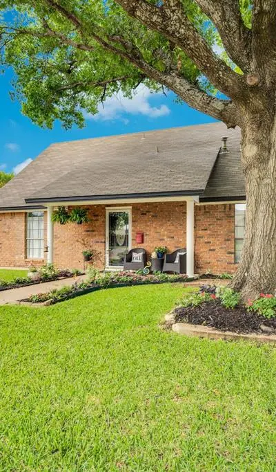1647 E Pleasant Drive, Midlothian TX 76065