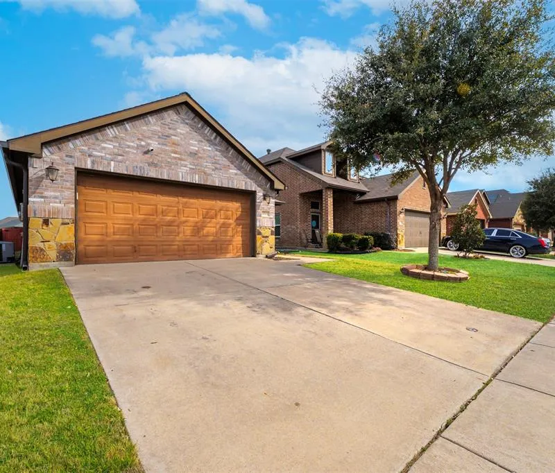 5505 Thunder Bay Drive, Fort Worth TX 76119