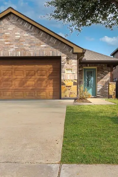 5505 Thunder Bay Drive, Fort Worth TX 76119 - Photo 5