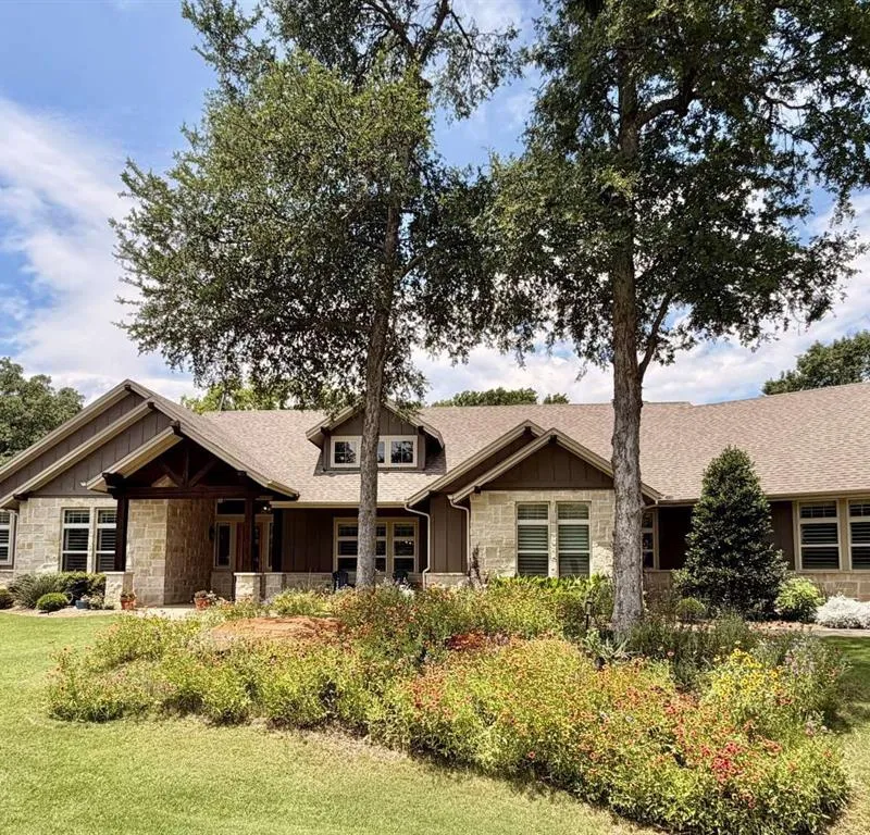 3780 Bridges Court, Aubrey TX 76227