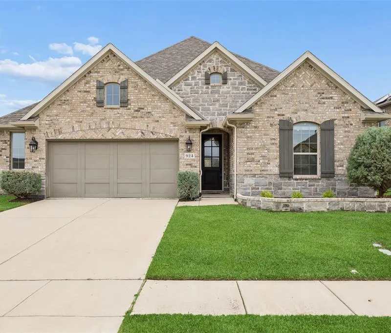 924 Pear Avenue, Forney TX 75126
