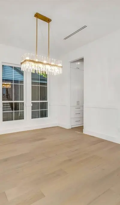 9034 Forest Hills Boulevard, Dallas TX 75218 - Photo 5