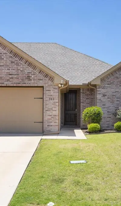 508 Landry Court, Granbury TX 76049