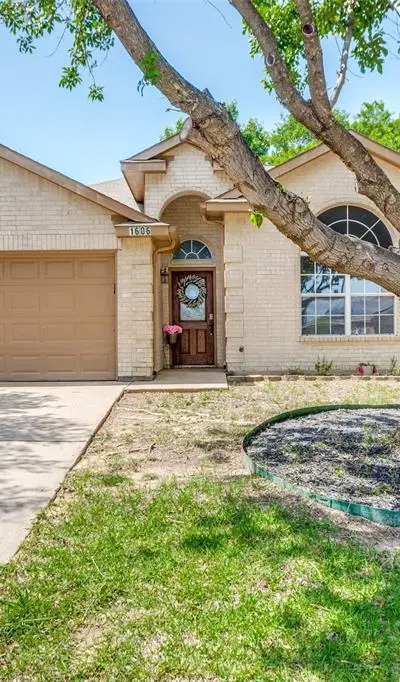 1606 Fern Drive, Mansfield TX 76063 - Photo 2