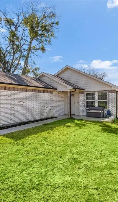 300 Lipscomb Street, Cleburne TX 76031