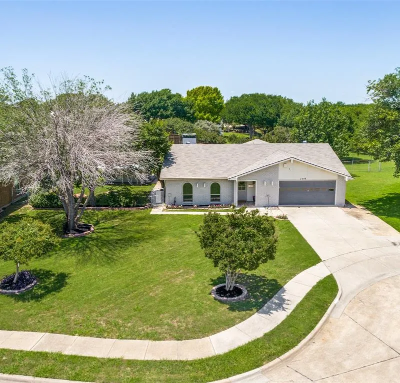 7208 Langley Court, The Colony TX 75056