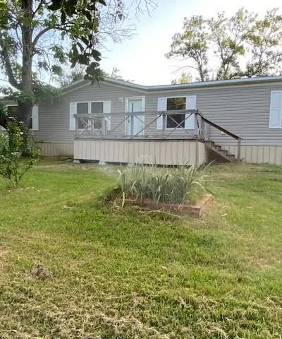 111 Pine Street, Ravenna TX 75476