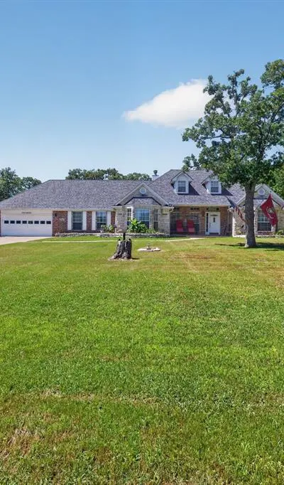 111 Lone Star Drive, Gainesville TX 76240