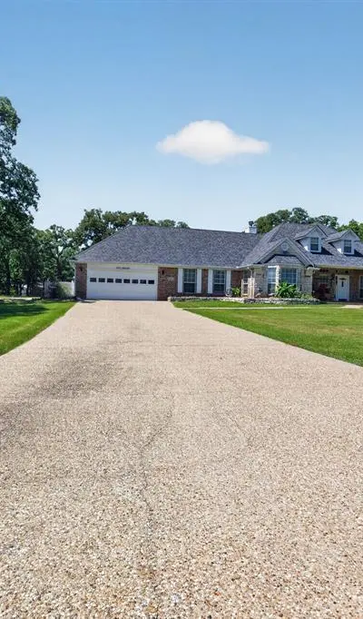 111 Lone Star Drive, Gainesville TX 76240 - Photo 2