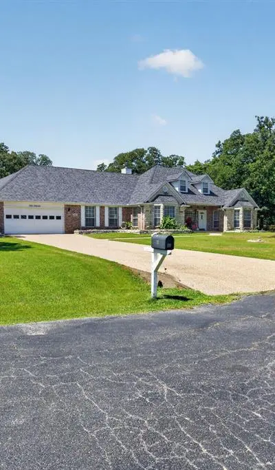 111 Lone Star Drive, Gainesville TX 76240 - Photo 3