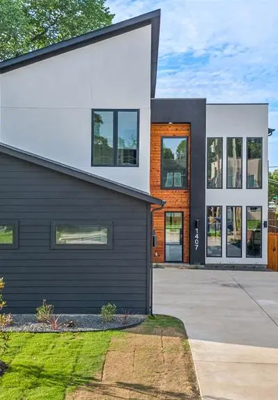 1407 Pueblo Street, Dallas TX 75212