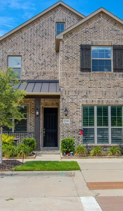 2208 N Royal Crecent Drive N, Flower Mound TX 75028 - Photo 2
