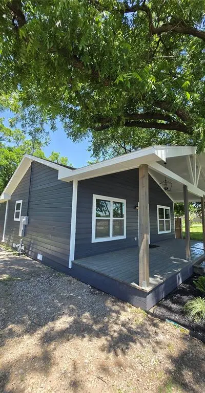 307 S Louisiana Street, Celina TX 75009 - Photo 2