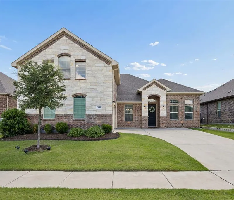 7829 Bella Way, Arlington TX 76001