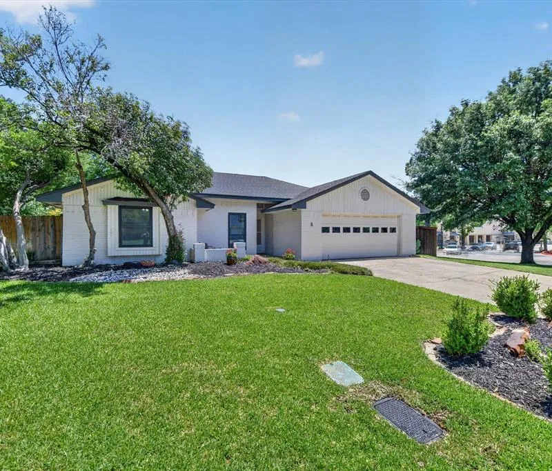 5 Paint Rock Court, Trophy Club TX 76262