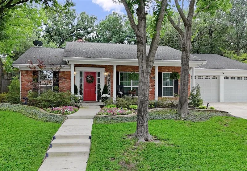 808 San Marcos Lane, Bedford TX 76021