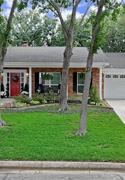 808 San Marcos Lane, Bedford TX 76021 - Photo 2