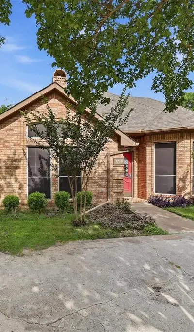 3719 Kelly Boulevard, Carrollton TX 75007 - Photo 3