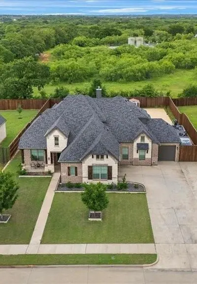 1218 Woodside Drive, Mansfield TX 76063 - Photo 2