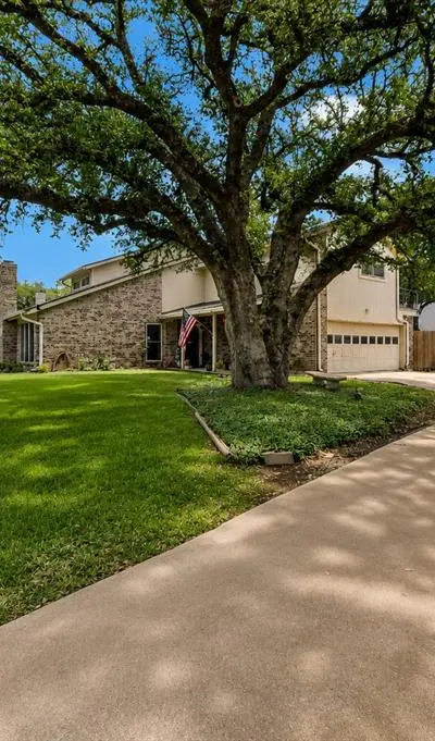 9129 Timber Oaks Drive, Fort Worth TX 76179 - Photo 4