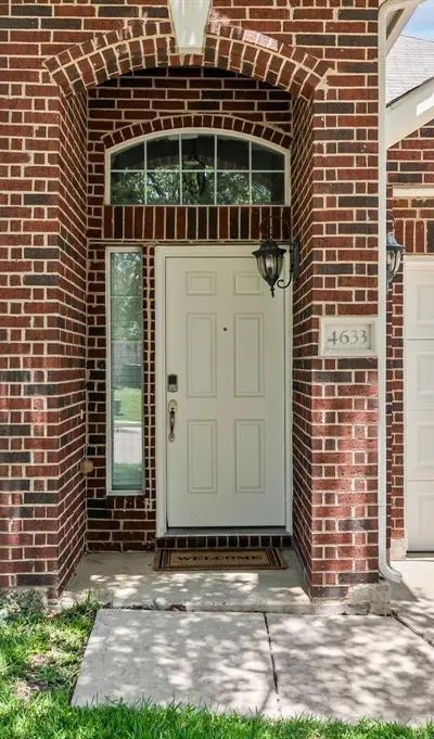 4633 Dwarf Nettle Drive, Fort Worth TX 76244 - Photo 5