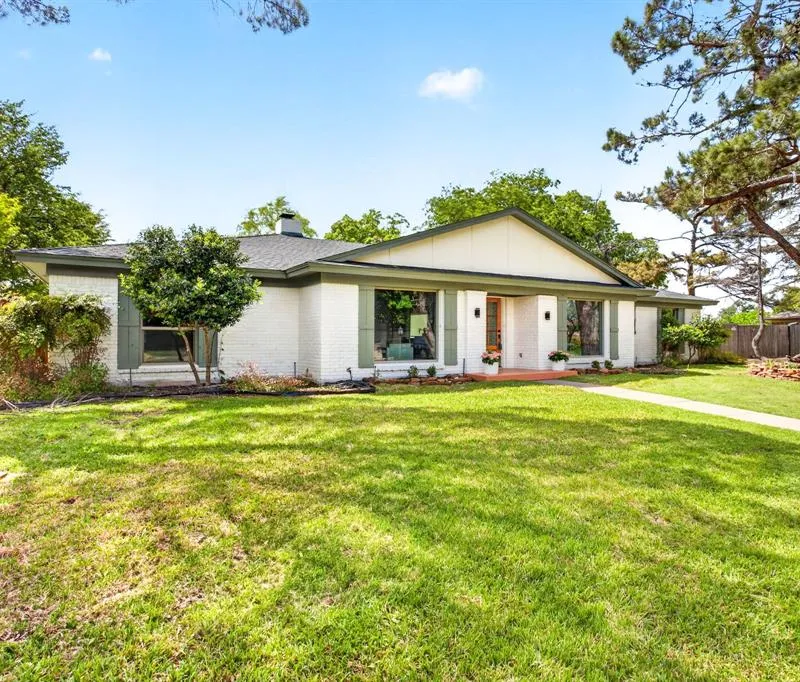 4316 Winding Way, Benbrook TX 76126