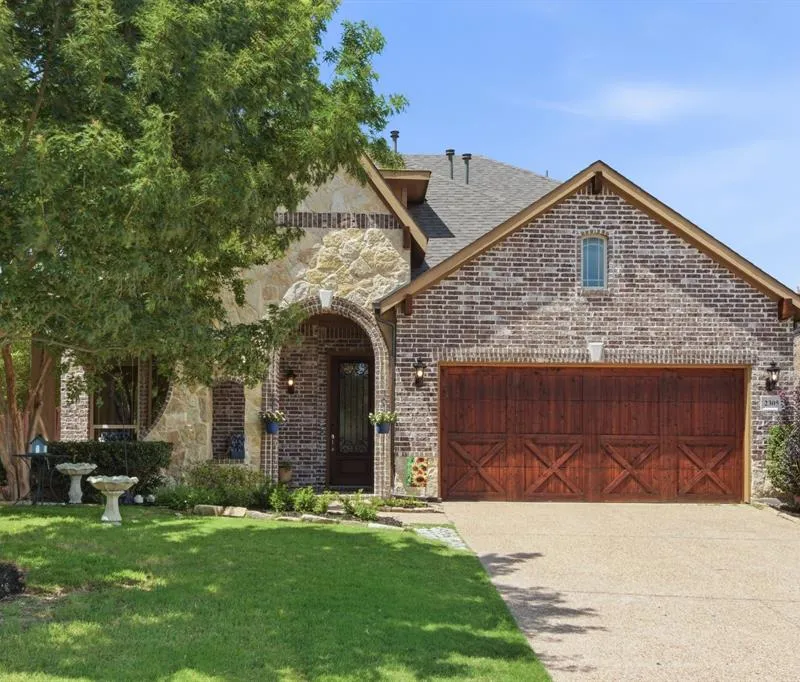 2305 Lynbridge Circle, Plano TX 75025