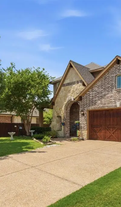 2305 Lynbridge Circle, Plano TX 75025 - Photo 3