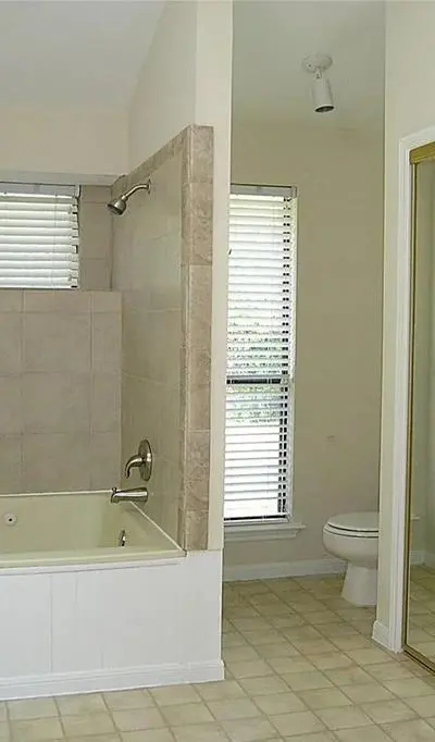 5505 Oak Brook Road, Arlington TX 76016 - Photo 5