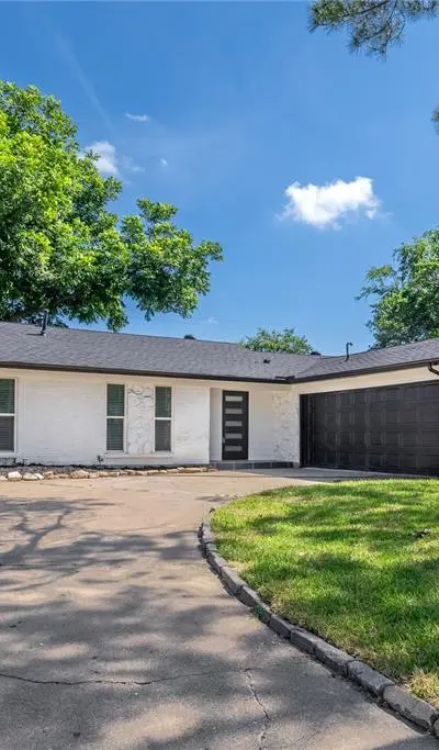 524 Circleview Drive N, Hurst TX 76054