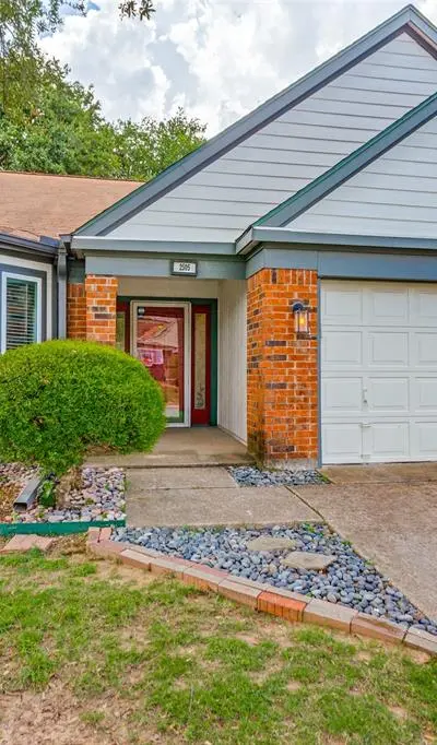 2505 Dahlia Drive, Fort Worth TX 76123