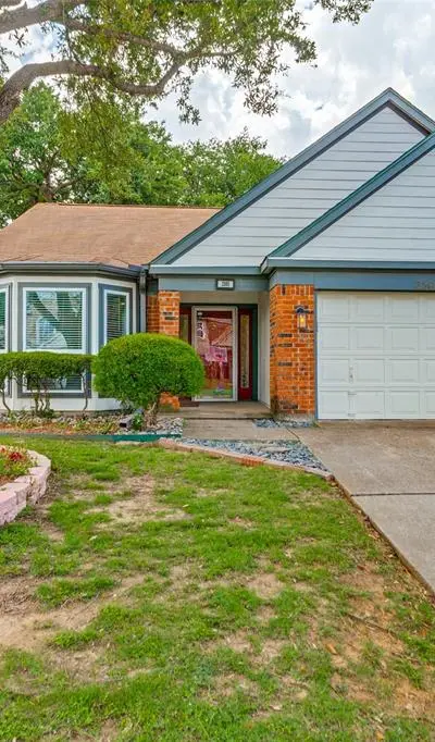 2505 Dahlia Drive, Fort Worth TX 76123 - Photo 2